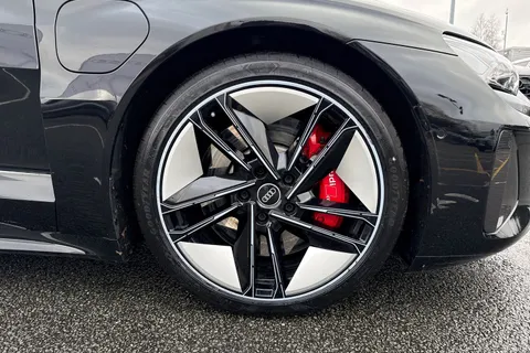 PJ71VYL Audi RS e-tron GT Carbon Vorsprung 440,00 kW Thumbnail #10