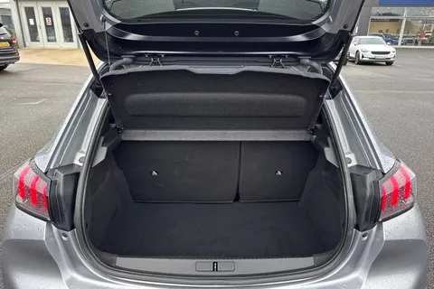 WG71GGO PEUGEOT e-208 50kWh GT Premium Auto 5dr Thumbnail #7