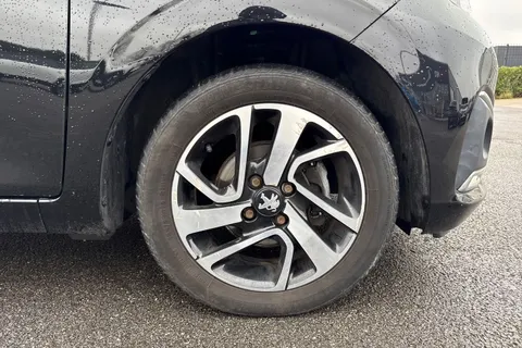 10 of 63 for PEUGEOT 108 1.0 Allure Euro 6 (s/s) 5dr