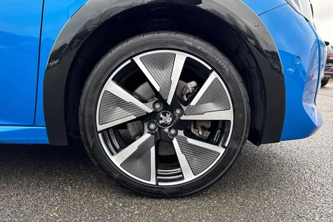 DC71FTE PEUGEOT e-208 50kWh GT Auto 5dr Thumbnail #10