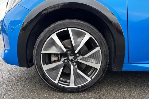 DC71FTE PEUGEOT e-208 50kWh GT Auto 5dr Thumbnail #12
