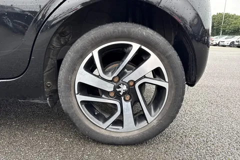 13 of 63 for PEUGEOT 108 1.0 Allure Euro 6 (s/s) 5dr