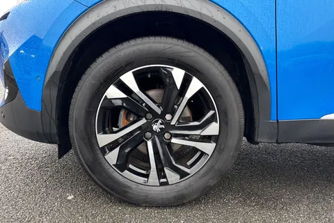 MD71NBM PEUGEOT 2008 1.2 PureTech GT Euro 6 (s/s) 5dr Thumbnail #12