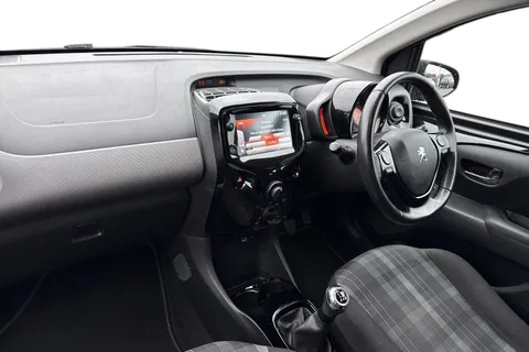 15 of 63 for PEUGEOT 108 1.0 Allure Euro 6 (s/s) 5dr