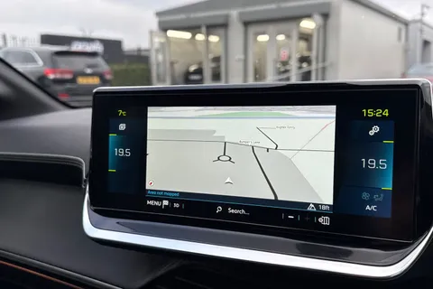 FG71NVJ PEUGEOT e-208 50kWh GT Auto 5dr Thumbnail #17