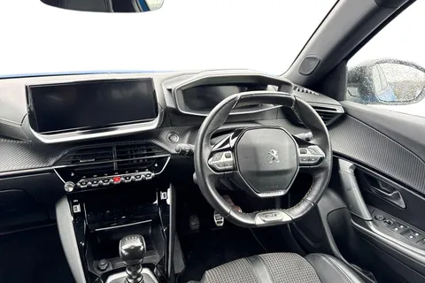 MD71NBM PEUGEOT 2008 1.2 PureTech GT Euro 6 (s/s) 5dr Thumbnail #18
