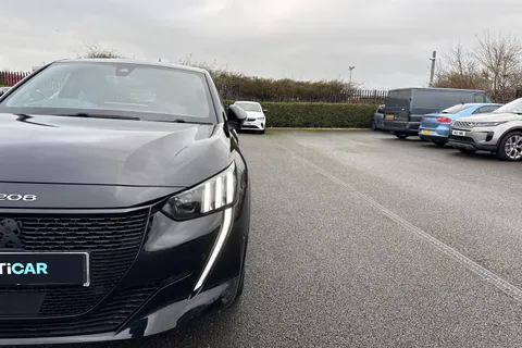 FG71NVJ PEUGEOT e-208 50kWh GT Auto 5dr Thumbnail #26