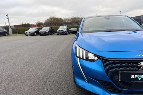 DC71FTE PEUGEOT e-208 50kWh GT Auto 5dr Thumbnail #25