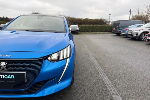 DC71FTE PEUGEOT e-208 50kWh GT Auto 5dr Thumbnail #26