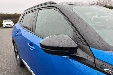 MD71NBM PEUGEOT 2008 1.2 PureTech GT Euro 6 (s/s) 5dr Thumbnail #28