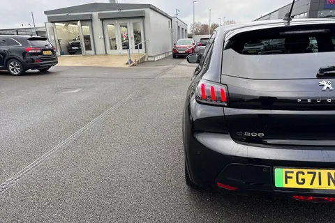 FG71NVJ PEUGEOT e-208 50kWh GT Auto 5dr Thumbnail #31