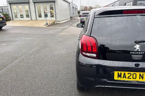 31 of 63 for PEUGEOT 108 1.0 Allure Euro 6 (s/s) 5dr