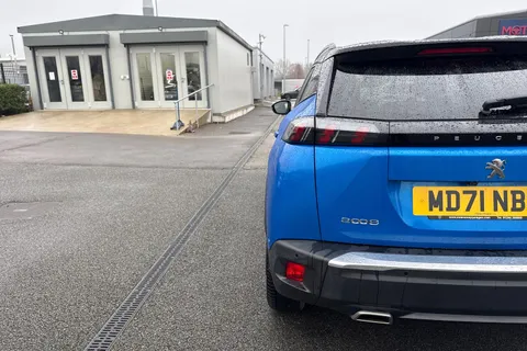 MD71NBM PEUGEOT 2008 1.2 PureTech GT Euro 6 (s/s) 5dr Thumbnail #32