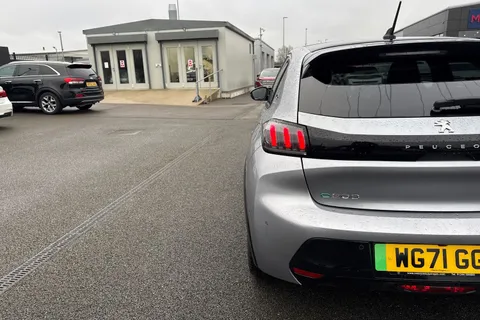 WG71GGO PEUGEOT e-208 50kWh GT Premium Auto 5dr Thumbnail #31