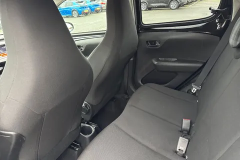 34 of 63 for PEUGEOT 108 1.0 Allure Euro 6 (s/s) 5dr