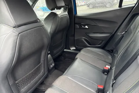 MD71NBM PEUGEOT 2008 1.2 PureTech GT Euro 6 (s/s) 5dr Thumbnail #35