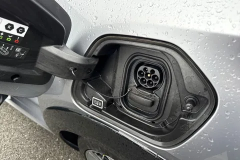 WG71GGO PEUGEOT e-208 50kWh GT Premium Auto 5dr Thumbnail #35