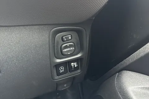 40 of 63 for PEUGEOT 108 1.0 Allure Euro 6 (s/s) 5dr