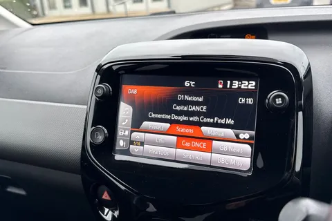 42 of 63 for PEUGEOT 108 1.0 Allure Euro 6 (s/s) 5dr