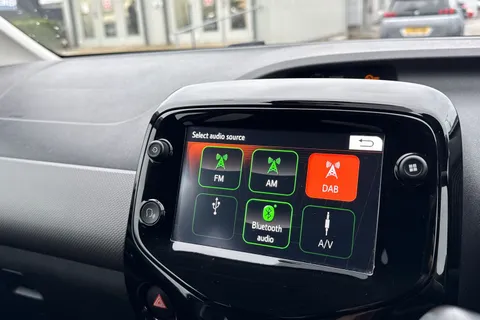 43 of 63 for PEUGEOT 108 1.0 Allure Euro 6 (s/s) 5dr