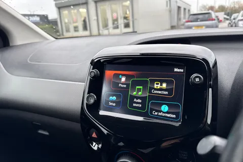 44 of 63 for PEUGEOT 108 1.0 Allure Euro 6 (s/s) 5dr