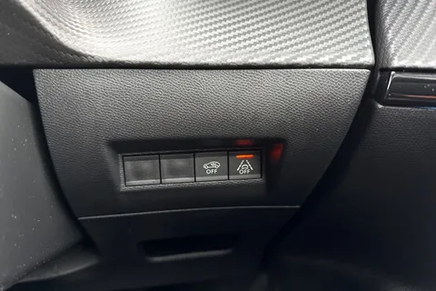 MD71NBM PEUGEOT 2008 1.2 PureTech GT Euro 6 (s/s) 5dr Thumbnail #42