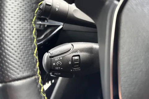 FG71NVJ PEUGEOT e-208 50kWh GT Auto 5dr Thumbnail #42