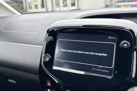 49 of 63 for PEUGEOT 108 1.0 Allure Euro 6 (s/s) 5dr