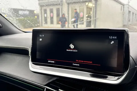 MD71NBM PEUGEOT 2008 1.2 PureTech GT Euro 6 (s/s) 5dr Thumbnail #48