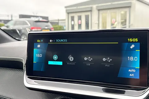 WG71GGO PEUGEOT e-208 50kWh GT Premium Auto 5dr Thumbnail #49