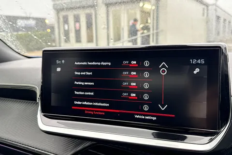 MD71NBM PEUGEOT 2008 1.2 PureTech GT Euro 6 (s/s) 5dr Thumbnail #51