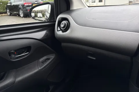 55 of 63 for PEUGEOT 108 1.0 Allure Euro 6 (s/s) 5dr