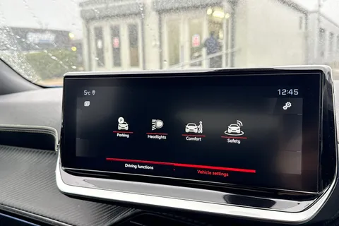 MD71NBM PEUGEOT 2008 1.2 PureTech GT Euro 6 (s/s) 5dr Thumbnail #52