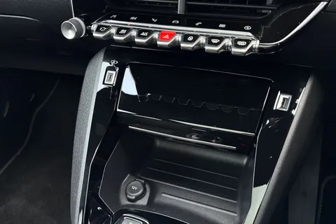 DC71FTE PEUGEOT e-208 50kWh GT Auto 5dr Thumbnail #61