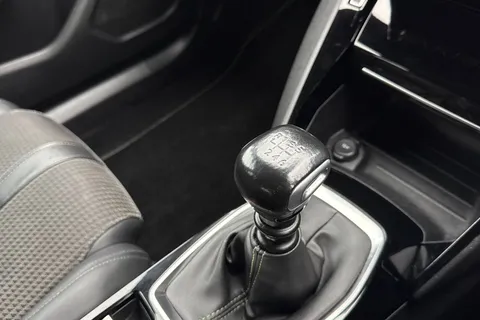 MD71NBM PEUGEOT 2008 1.2 PureTech GT Euro 6 (s/s) 5dr Thumbnail #58