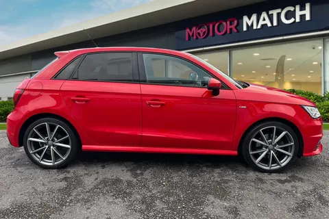 DF67SXU Audi A1 1.4 TFSI CoD Black Edition Sportback Euro 6 (s/s) 5dr (Nav) Thumbnail #4