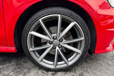 DF67SXU Audi A1 1.4 TFSI CoD Black Edition Sportback Euro 6 (s/s) 5dr (Nav) Thumbnail #14