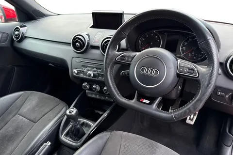 DF67SXU Audi A1 1.4 TFSI CoD Black Edition Sportback Euro 6 (s/s) 5dr (Nav) Thumbnail #19