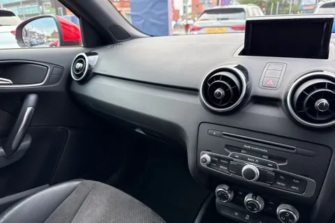 DF67SXU Audi A1 1.4 TFSI CoD Black Edition Sportback Euro 6 (s/s) 5dr (Nav) Thumbnail #21