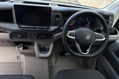 PN25RGV Volkswagen Crafter 2.0 TDI 177PS Commerce High Roof Van Auto Thumbnail #18