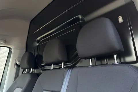 PN25RGV Volkswagen Crafter 2.0 TDI 177PS Commerce High Roof Van Auto Thumbnail #19