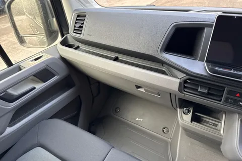 PN25RGV Volkswagen Crafter 2.0 TDI 177PS Commerce High Roof Van Auto Thumbnail #20