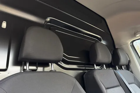 PN25RGV Volkswagen Crafter 2.0 TDI 177PS Commerce High Roof Van Auto Thumbnail #24