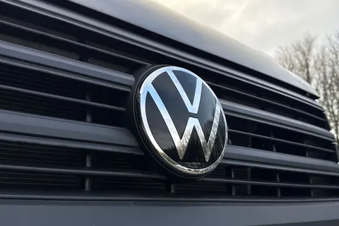 PN25RGV Volkswagen Crafter 2.0 TDI 177PS Commerce High Roof Van Auto Thumbnail #25