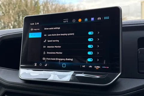 PN25RGV Volkswagen Crafter 2.0 TDI 177PS Commerce High Roof Van Auto Thumbnail #40