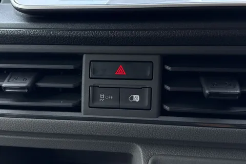 PN25RGV Volkswagen Crafter 2.0 TDI 177PS Commerce High Roof Van Auto Thumbnail #42