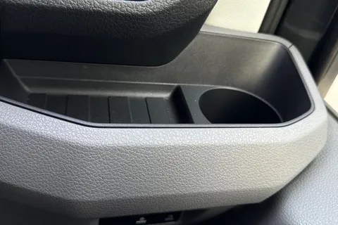 PN25RGV Volkswagen Crafter 2.0 TDI 177PS Commerce High Roof Van Auto Thumbnail #43