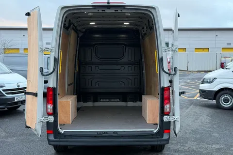 KY74TYS Volkswagen Crafter 2.0 TDI 177PS Commerce Plus High Roof Van Thumbnail #7