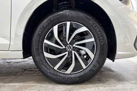 GL75JJO Volkswagen Polo 1.0 TSI Life 5dr Thumbnail #5