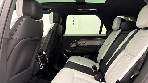 KW74WDX Land Rover Range Rover Sport 3.0 D300 Dynamic SE 5dr Thumbnail #4